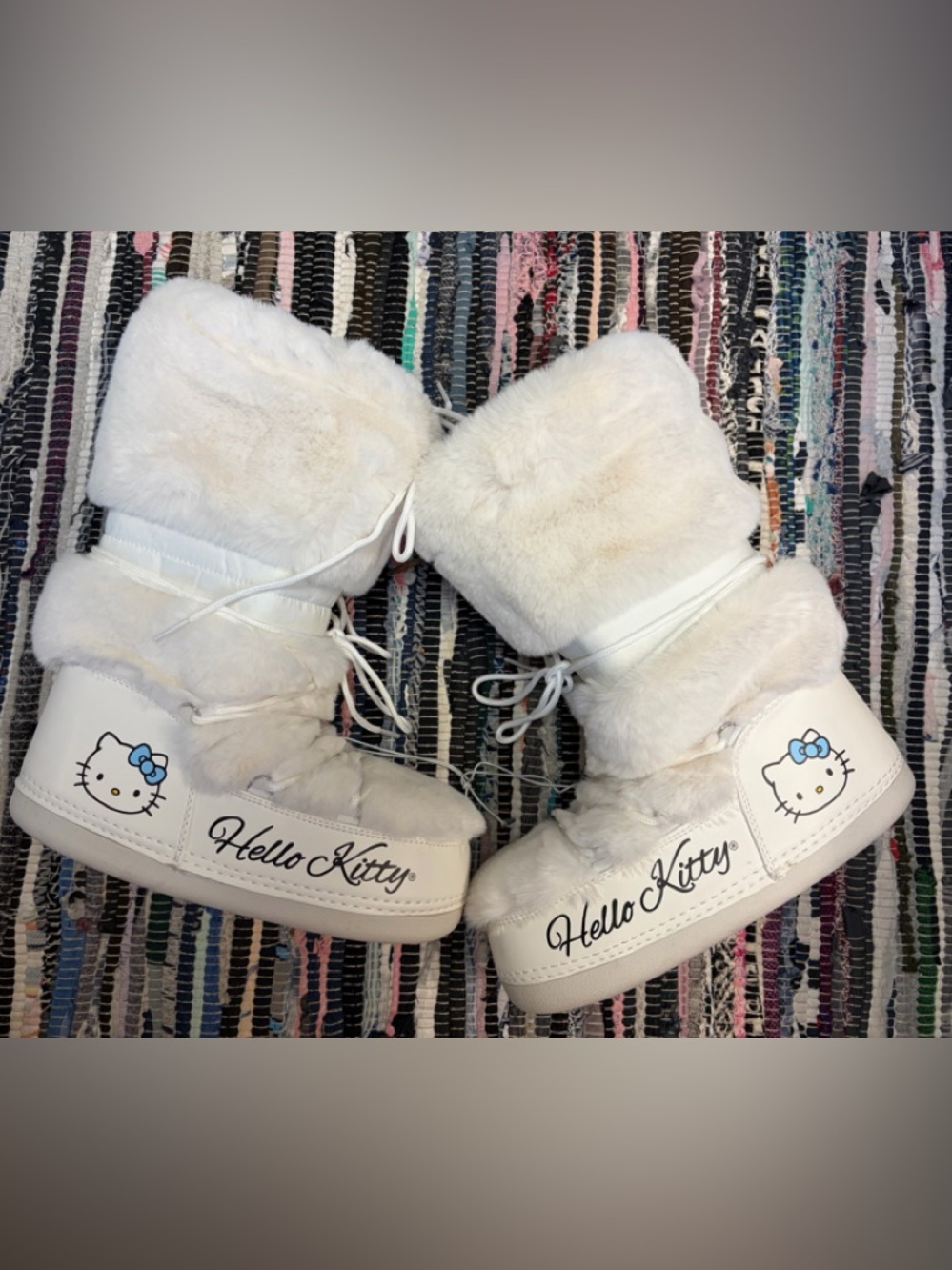 NEW Hello Kitty Snow Boots Forever 21 - Size 10 NWT - Picture 3 of 8